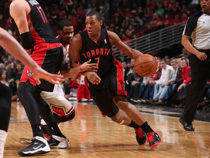 kyle lowry wear raptors #7 black jersey at match